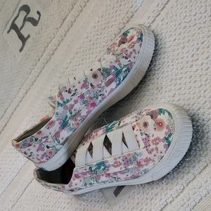 BLOWFISH FLOWERED SLIP-ON SNEAKERS